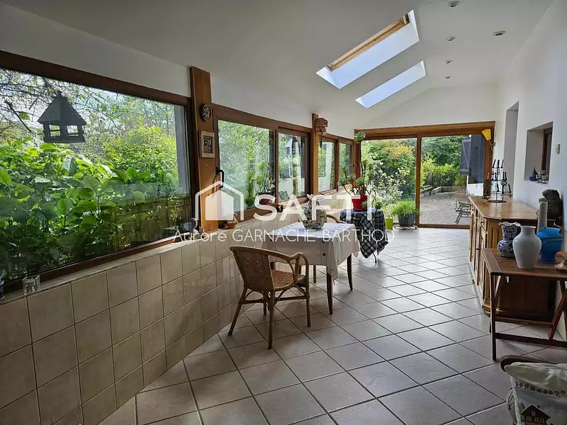 Maison, 225 m²