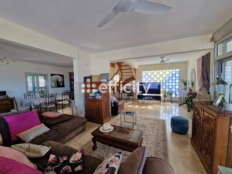Maison, 168 m²