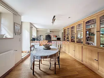 Maison, 240 m²