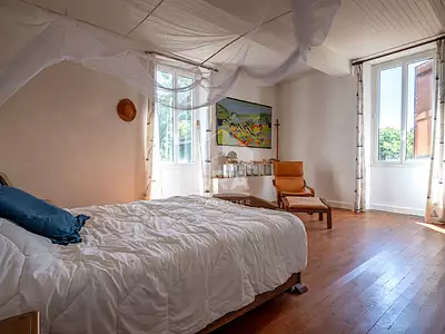 Maison, 225 m²