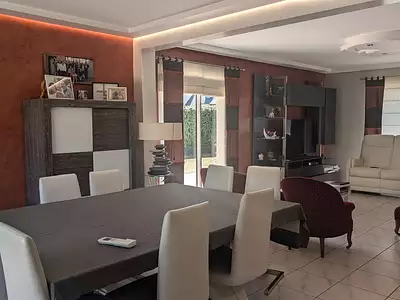 Maison, 151 m²
