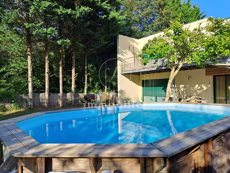 Maison, 245 m²