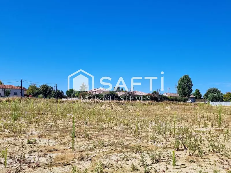 Terrain, 716 m²