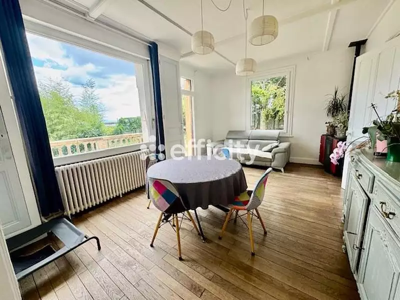 Maison, 270 m²