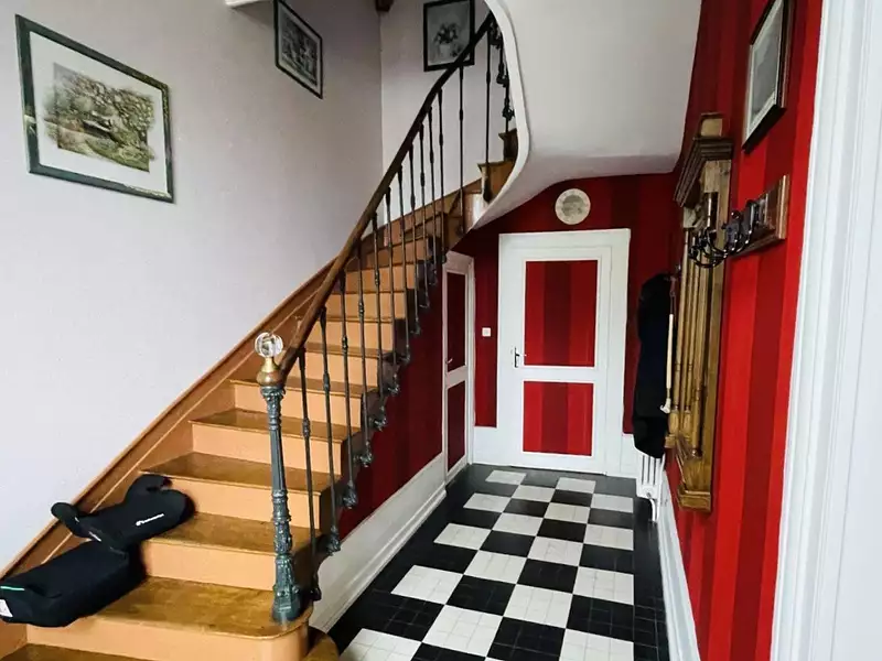 Maison, 196 m²