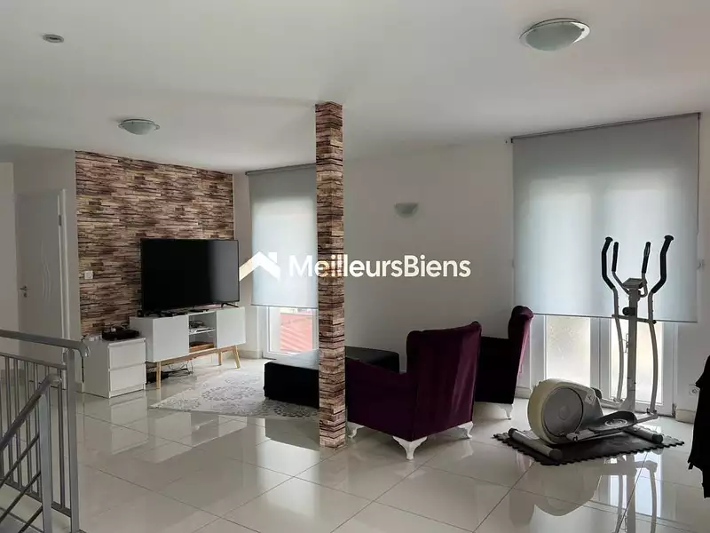 Maison, 255 m²