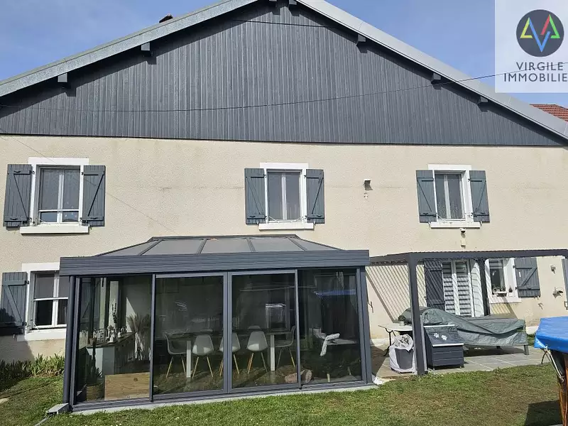 Maison, 166 m²