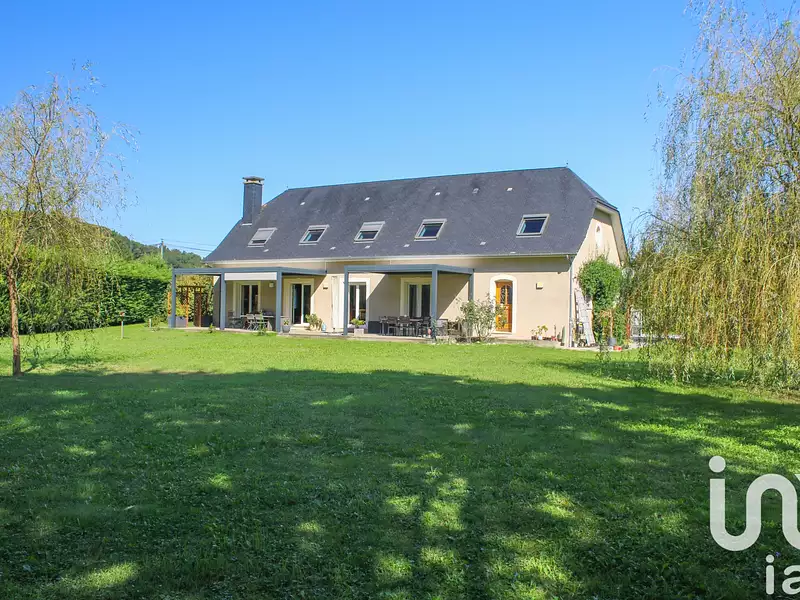 Maison, 257 m²