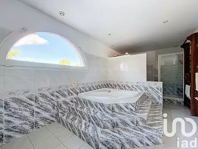 Maison, 210 m²