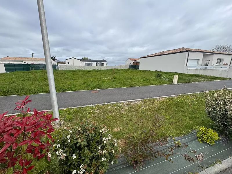 Terrain, 347 m²
