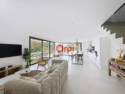 Maison, 163 m²