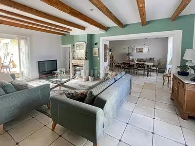 Maison, 245 m²