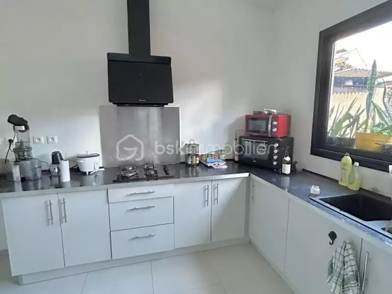 Maison, 250 m²