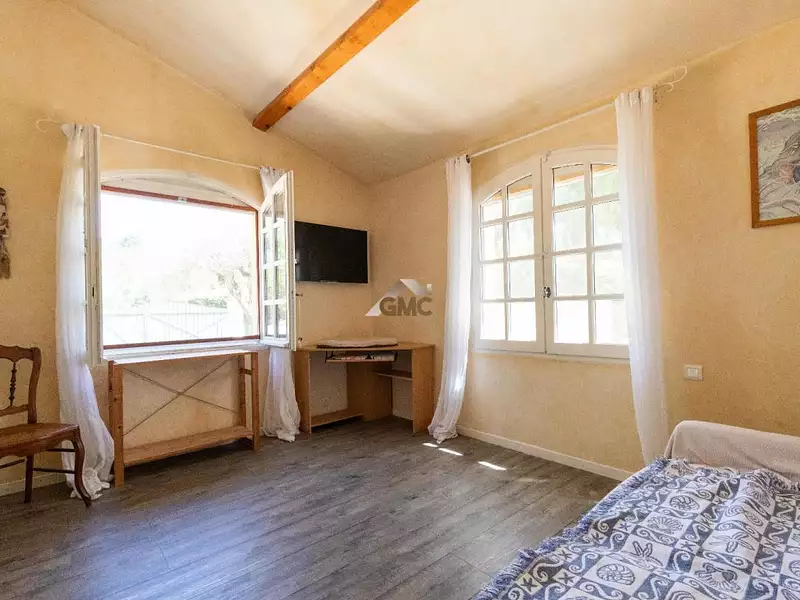 Maison, 215 m²