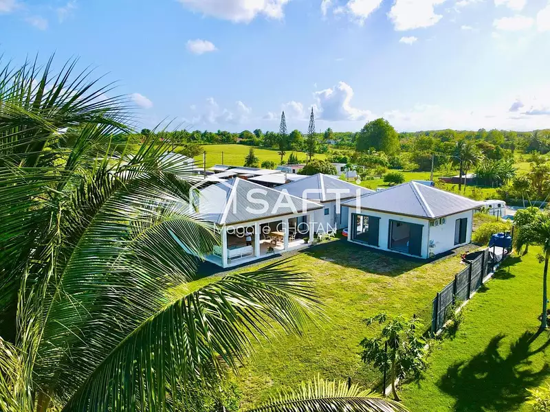 Maison, 176 m²