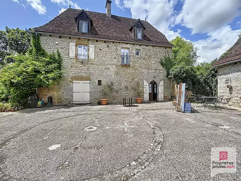 Maison, 270 m²