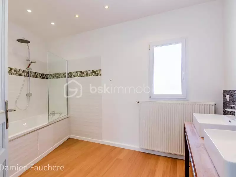 Maison, 310 m²