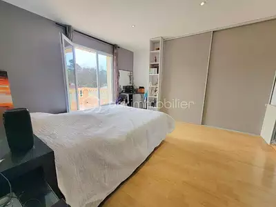 Maison, 240 m²