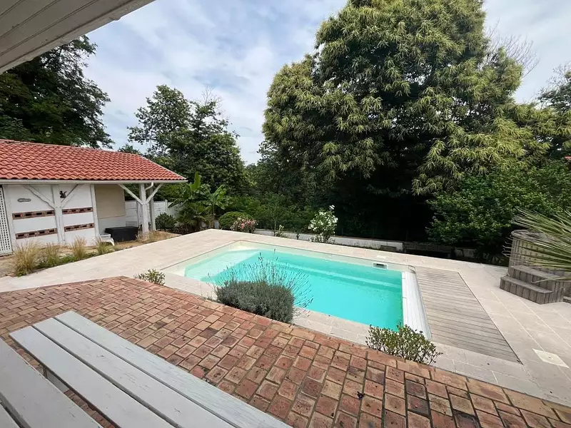 Maison, 210 m²