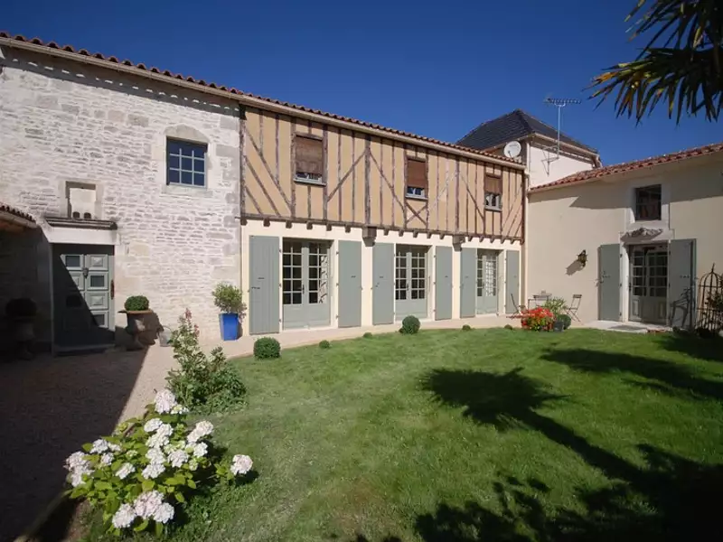 Maison, 222 m²