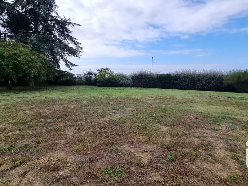 Terrain, 838 m²
