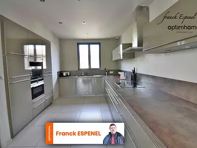 Maison, 270 m²