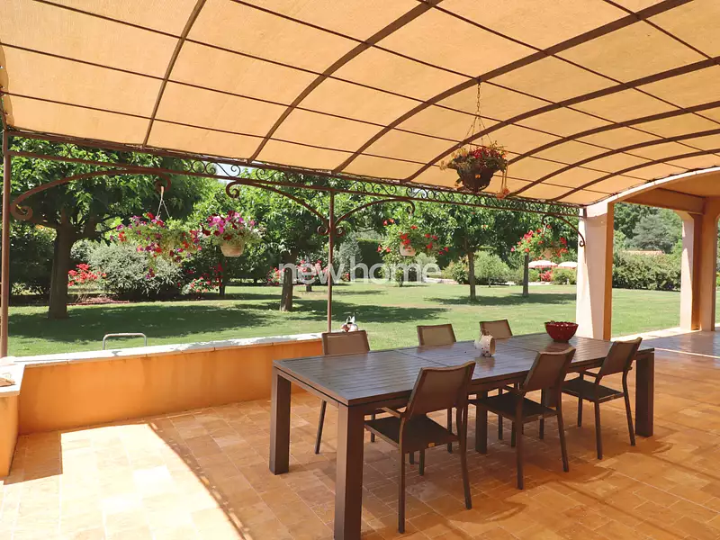 Maison, 320 m²