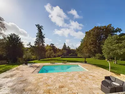 Maison, 1 100 m²
