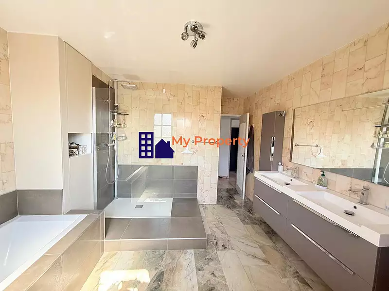 Maison, 140 m²