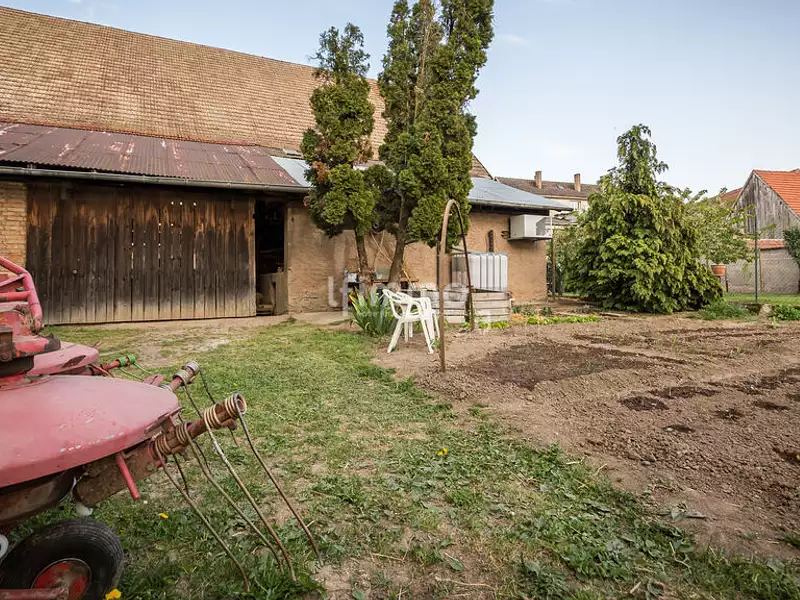 Immeuble, 300 m²