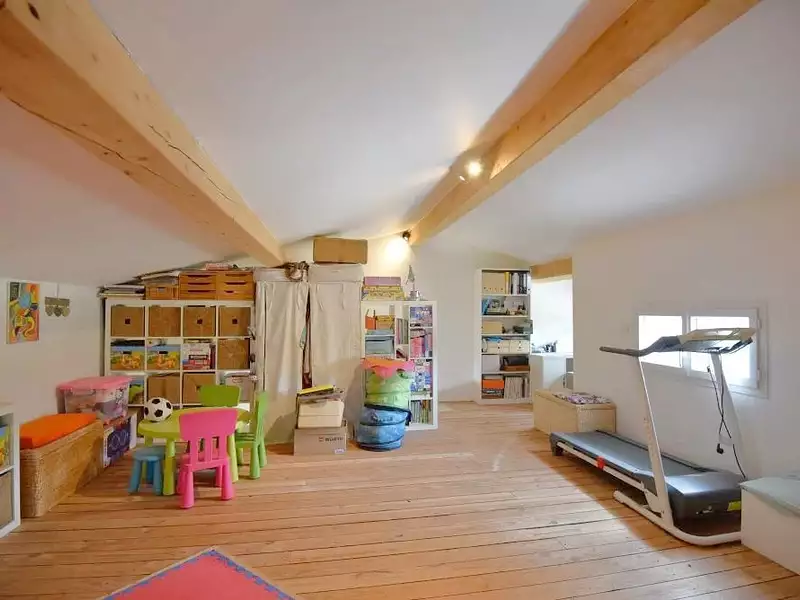 Maison, 240 m²