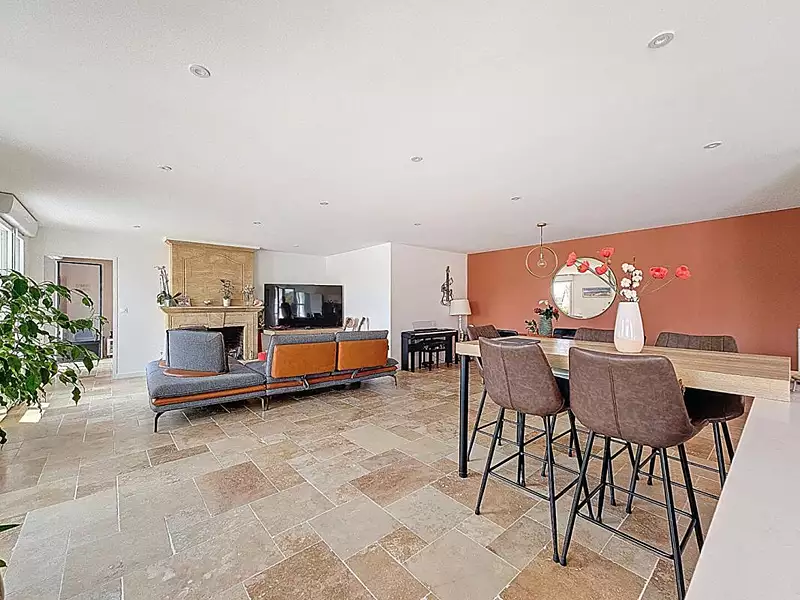 Maison, 260 m²