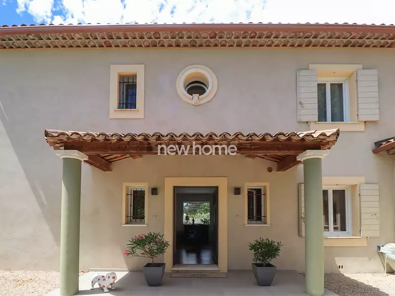 Maison, 222 m²