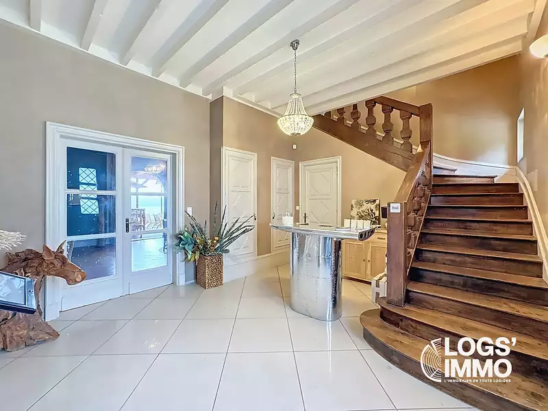 Maison, 956 m²