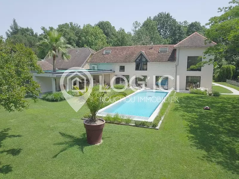 Maison, 240 m²