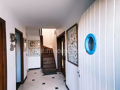 Maison, 277 m²