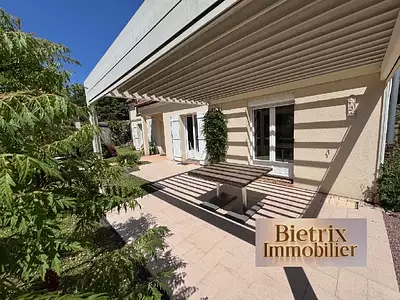 Maison, 230 m²