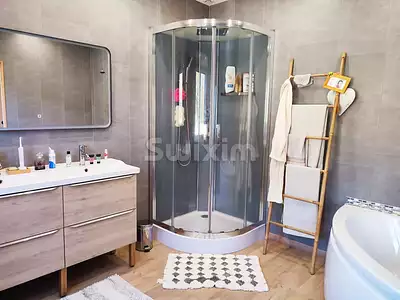 Maison, 204 m²