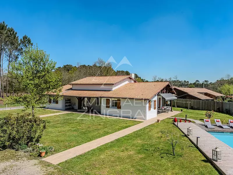 Maison, 200 m²