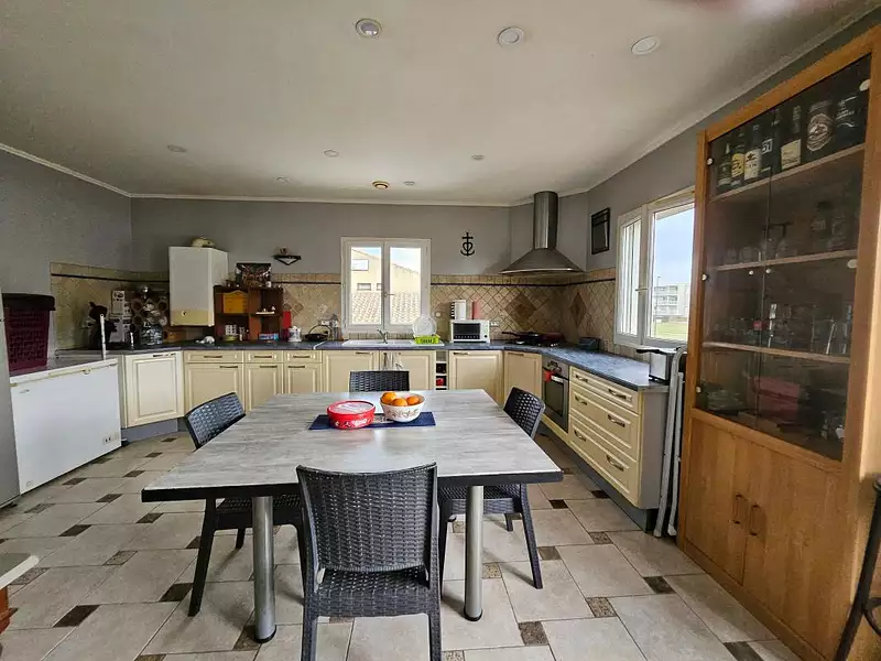 Immeuble, 700 m²