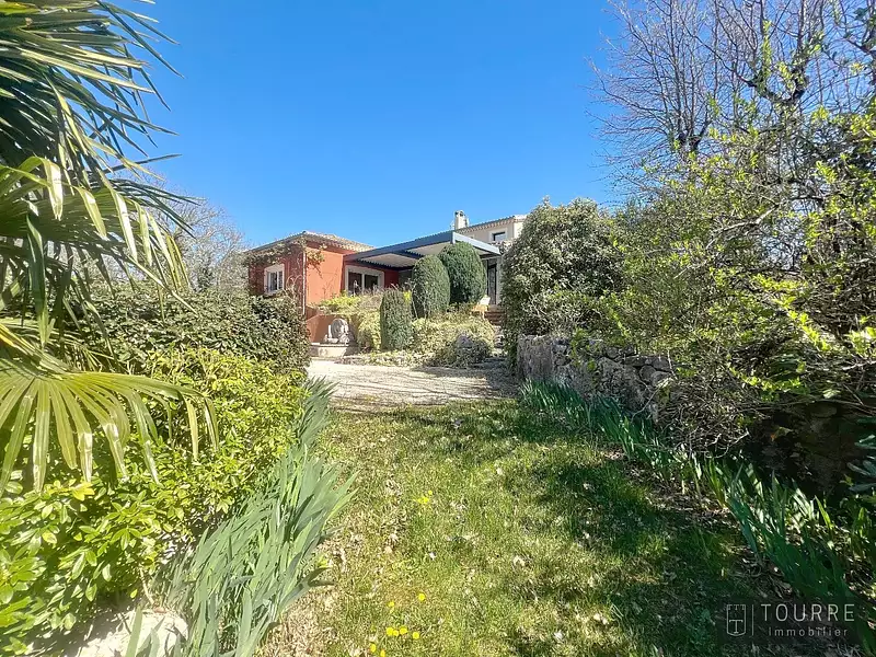 Maison, 240 m²