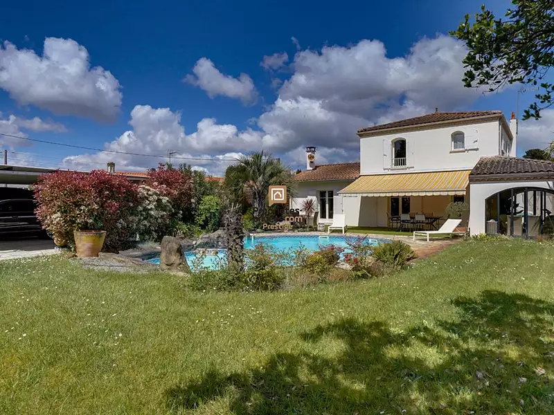 Maison, 181 m²