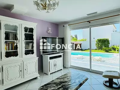 Maison, 166 m²