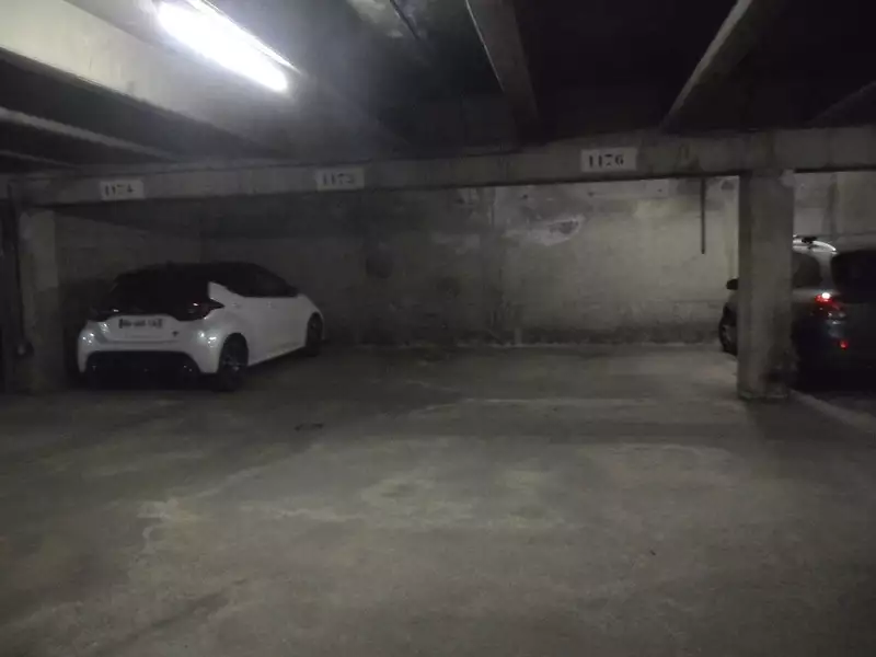 Parking, 13 m²