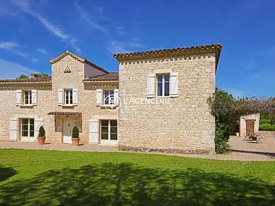 Maison, 360 m²