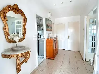 Maison, 250 m²