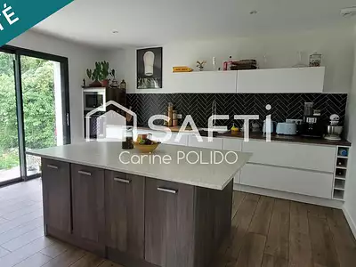 Maison, 166 m²
