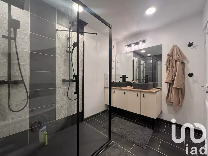 Maison, 210 m²