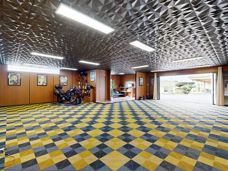 Maison, 251 m²
