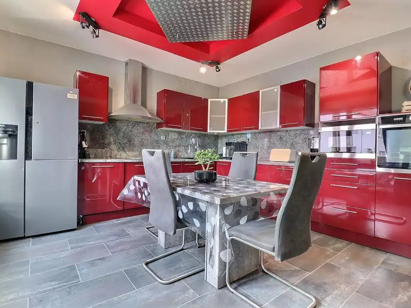 Maison, 242 m²